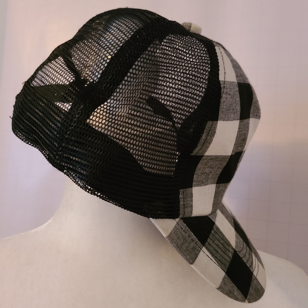 Checkerboard Design Hat - Picture 8 of 12